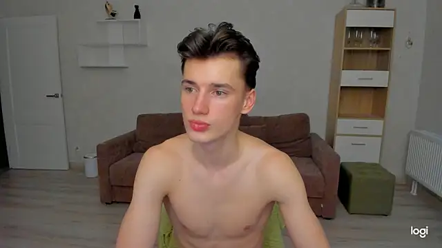 Snapshot of Max_foks_ chatting on 04-23-26, 10:33 Max foks online show from 04-23-26, 10:33