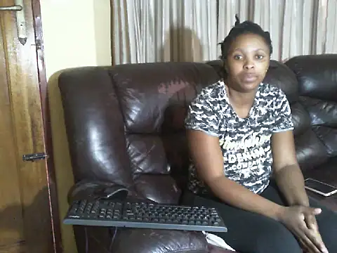 Snapshot of Caramel-Diva chatting on 02-23-26, 06:25 Caramel-Diva online show from 02-23-26, 06:25