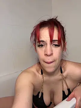 Snapshot of Roxysophie chatting on 02-25-26, 06:35 Roxysophie online show from 02-25-26, 06:35