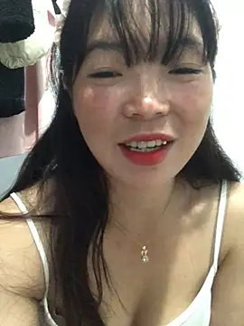 Snapshot of cuty_lusy chatting on 06-12-26, 12:30 cuty lusy online show from 06-12-26, 12:30
