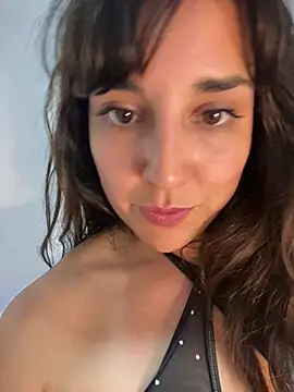 Latinaelisa online show from 03-10-26, 03:32