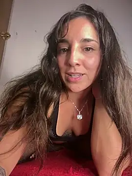 Latinaelisa online show from 05-01-26, 03:11
