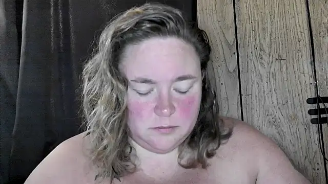 Snapshot of ladylynn13 chatting on 05-24-26, 03:34 ladylynn13 online show from 05-24-26, 03:34
