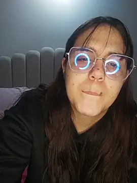 its lauu  online show from 03-08-26, 03:43