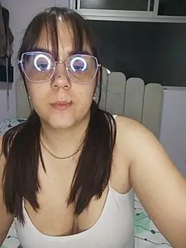 its lauu  online show from 02-20-26, 03:03