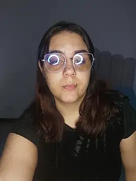 Snapshot of its_lauu_ chatting on 05-15-26, 06:33 its lauu online show from 05-15-26, 06:33
