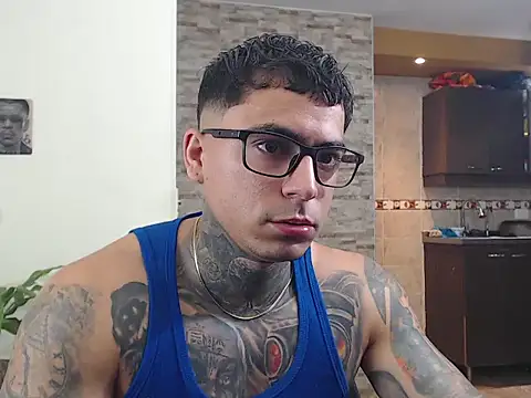 maxstrom111 online show from 02-11-26, 01:11