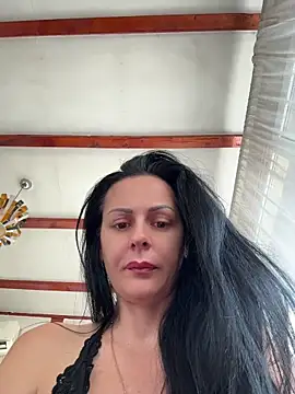 Snapshot of MiriamDelyn chatting on 07-18-26, 06:44 MiriamDelyn online show from 07-18-26, 06:44