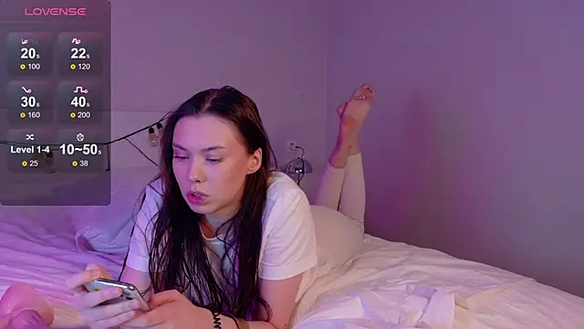 gwenonl1ne online show from 04-08-26, 02:07