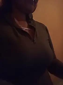 Snapshot of Lindagirlcum chatting on 02-17-26, 01:19 Lindagirlcum online show from 02-17-26, 01:19