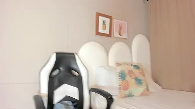 luna bradley  online show from 03-31-26, 12:18