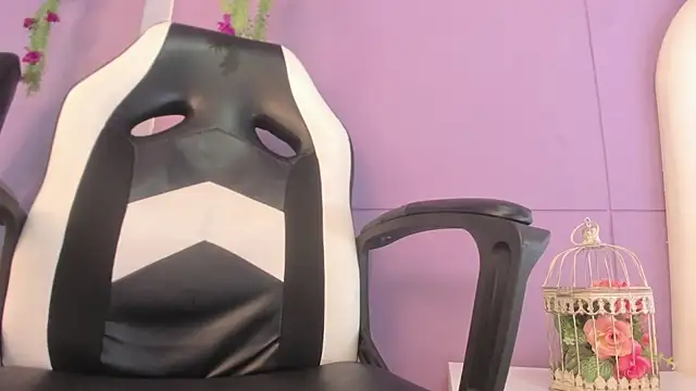 luna bradley  online show from 03-07-26, 12:43