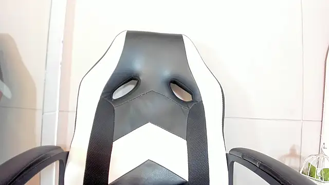 luna bradley  online show from 03-20-26, 12:17