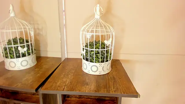 luna bradley  online show from 04-13-26, 12:20