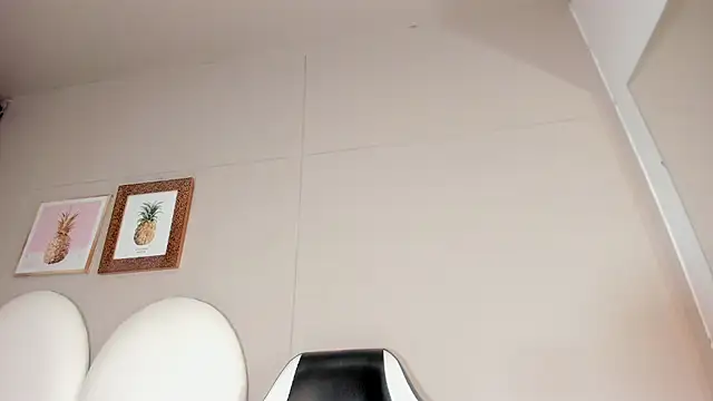 luna bradley  online show from 03-25-26, 12:15