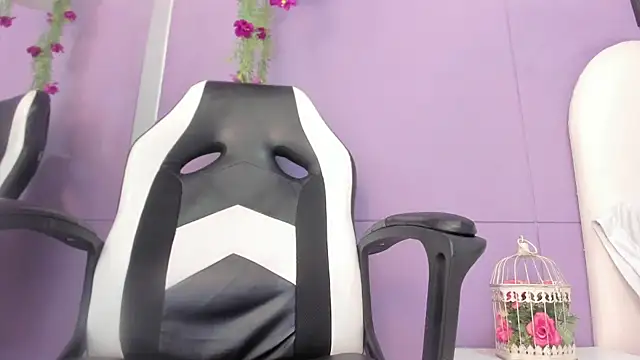 luna bradley  online show from 02-24-26, 12:28