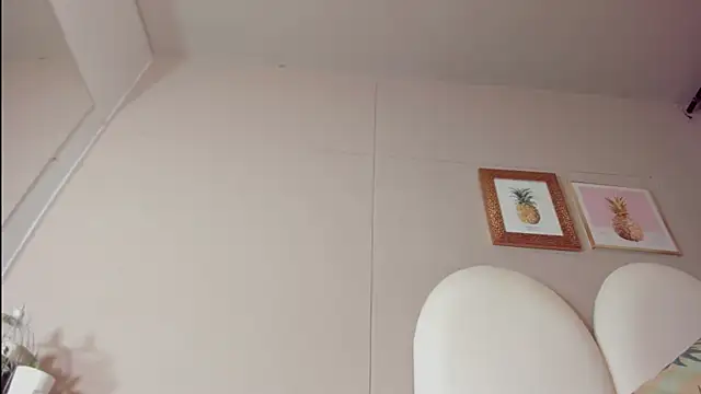 luna bradley  online show from 04-08-26, 12:39