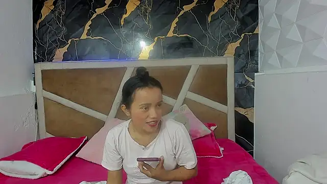 Kimmy london19 online show from 04-13-26, 02:10