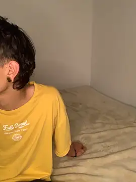 Damn  Love online show from 02-25-26, 05:40