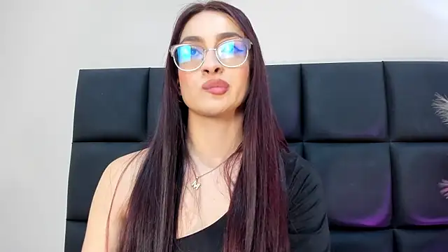 AndraCyruss online show from 02-10-26, 10:42