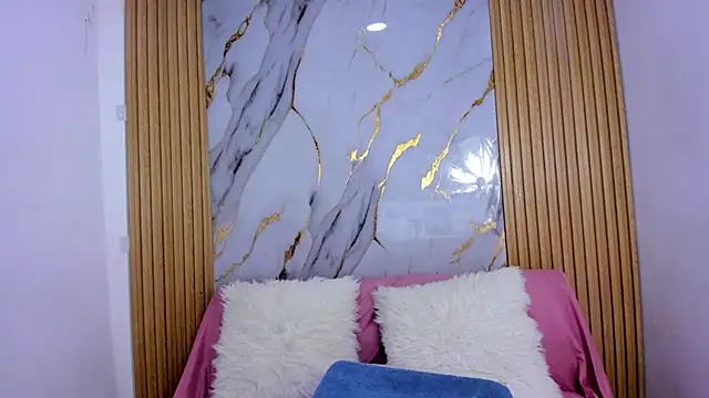 Snapshot of evelin_24_ chatting on 02-21-26, 03:58 evelin 24 online show from 02-21-26, 03:58