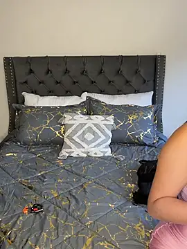 Alessia Gold online show from 04-15-26, 09:15