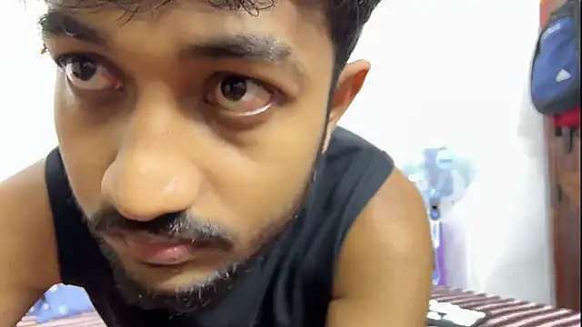 Snapshot of DesiDaddyandSon chatting on 06-18-26, 10:09 DesiDaddyandSon online show from 06-18-26, 10:09