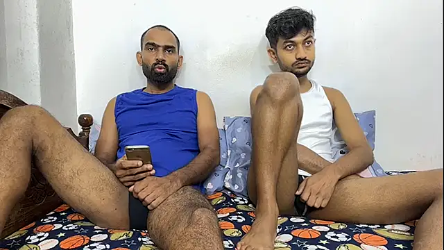 Snapshot of DesiDaddyandSon chatting on 07-01-26, 02:12 DesiDaddyandSon online show from 07-01-26, 02:12