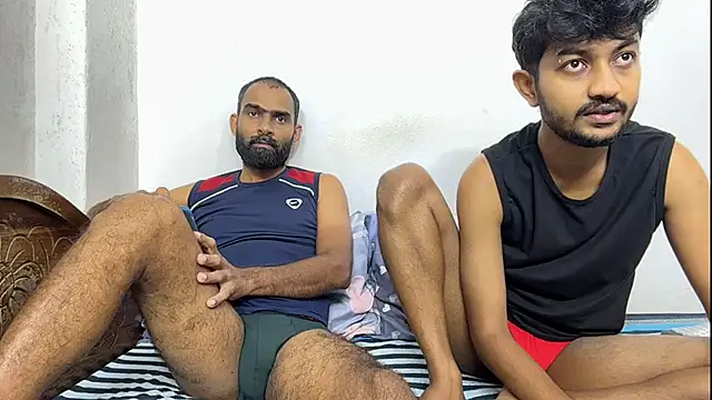 Snapshot of DesiDaddyandSon chatting on 06-19-26, 02:50 DesiDaddyandSon online show from 06-19-26, 02:50