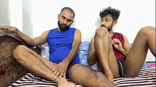 Snapshot of DesiDaddyandSon chatting on 06-16-26, 01:55 DesiDaddyandSon online show from 06-16-26, 01:55