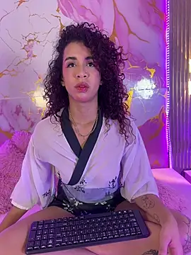 Woo isDaphne online show from 03-07-26, 10:59