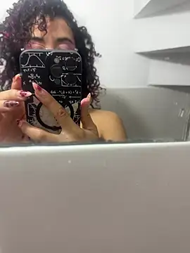 Woo isDaphne online show from 03-22-26, 11:06