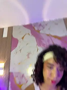 Woo isDaphne online show from 04-08-26, 10:55