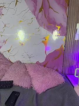 Snapshot of Woo_isDaphne chatting on 07-03-26, 11:22 Woo isDaphne online show from 07-03-26, 11:22