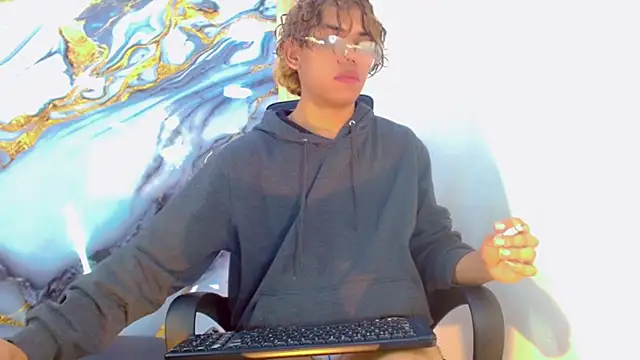 DaviidBuckx  online show from 04-04-26, 07:26