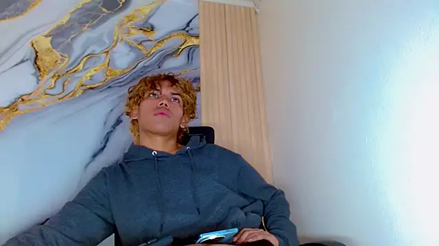 DaviidBuckx  online show from 04-05-26, 02:24