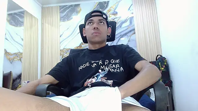 DaviidBuckx  online show from 06-05-26, 07:36