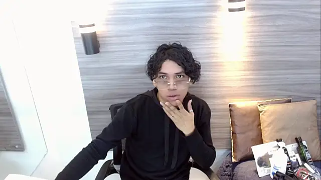 DaviidBuckx  online show from 05-09-26, 02:48