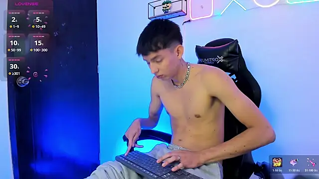 light eyes  online show from 02-11-26, 01:00