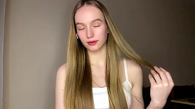 Snapshot of Viktoria_Vibes chatting on 02-16-26, 03:10 Viktoria Vibes online show from 02-16-26, 03:10