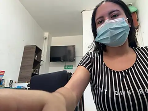 Snapshot of two_cam_latin chatting on 02-21-26, 05:37 two cam latin online show from 02-21-26, 05:37