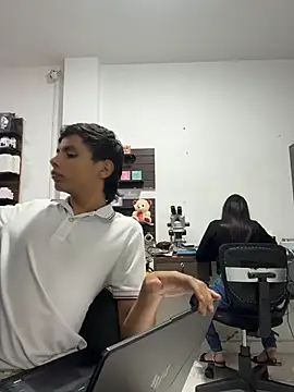 Snapshot of two_cam_latin chatting on 02-28-26, 10:42 two cam latin online show from 02-28-26, 10:42