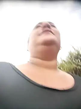 Snapshot of tania_queen chatting on 02-24-26, 11:44 tania queen online show from 02-24-26, 11:44