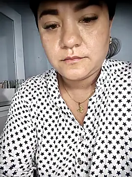 Snapshot of tania_queen chatting on 02-19-26, 11:34 tania queen online show from 02-19-26, 11:34