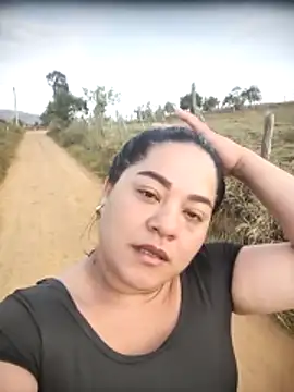 Snapshot of tania_queen chatting on 03-03-26, 12:01 tania queen online show from 03-03-26, 12:01