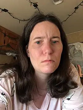 Snapshot of JMT42 chatting on 02-14-26, 07:36 JMT42 online show from 02-14-26, 07:36