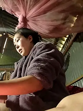 Yiyoongg online show from 02-24-26, 12:44