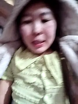 Yiyoongg online show from 03-06-26, 01:33