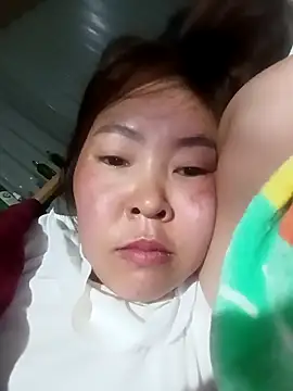 Yiyoongg online show from 02-17-26, 11:46