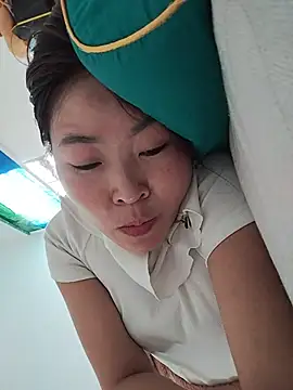 Yiyoongg online show from 07-20-26, 08:32